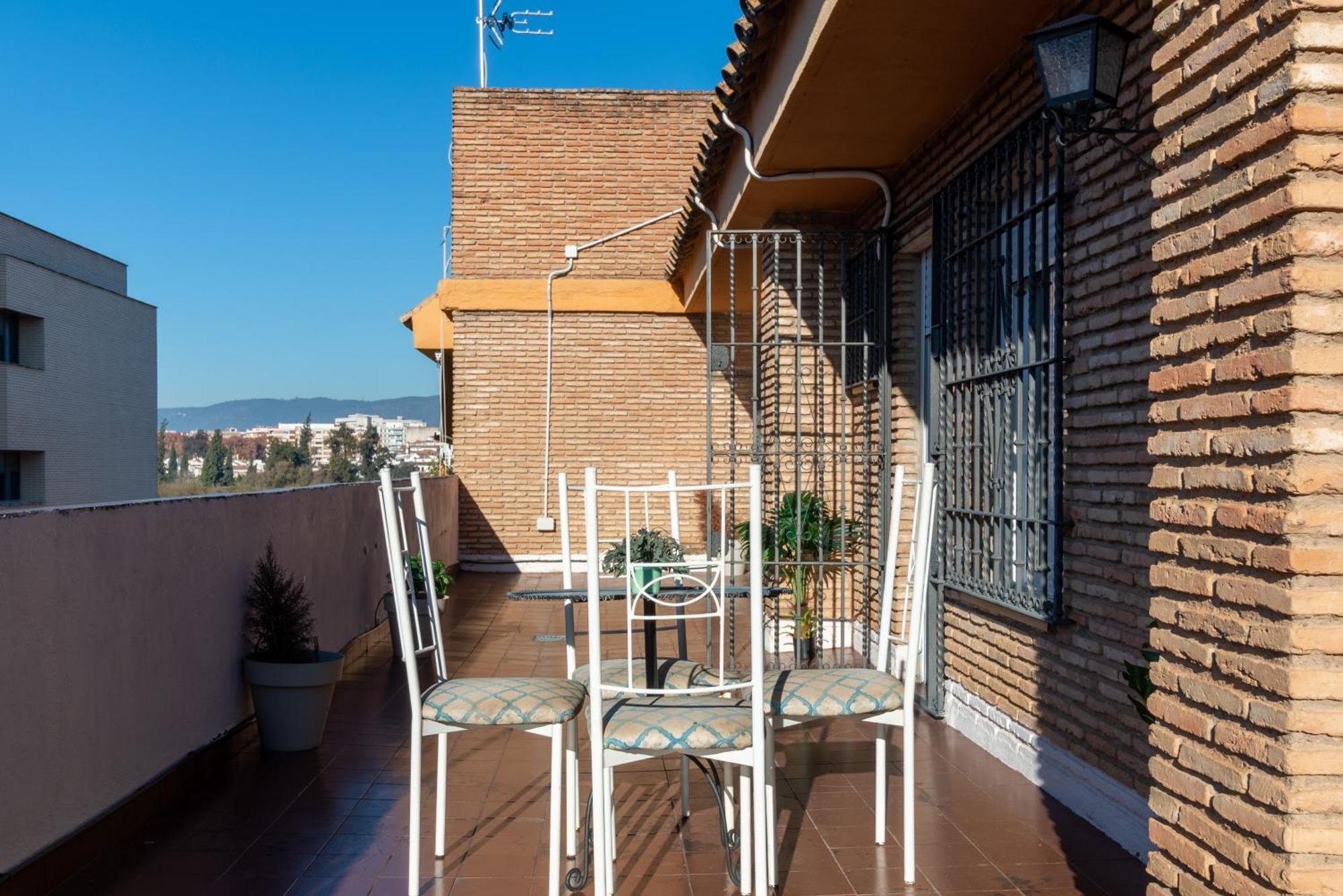 Atico Puente Romano Parking Gratuito Cordoba Exterior photo